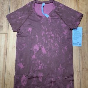 Swiftly Tech Short Sleeve Shirt 2.0
In: Shadow Bloom Roasted Brown/Brier Rose